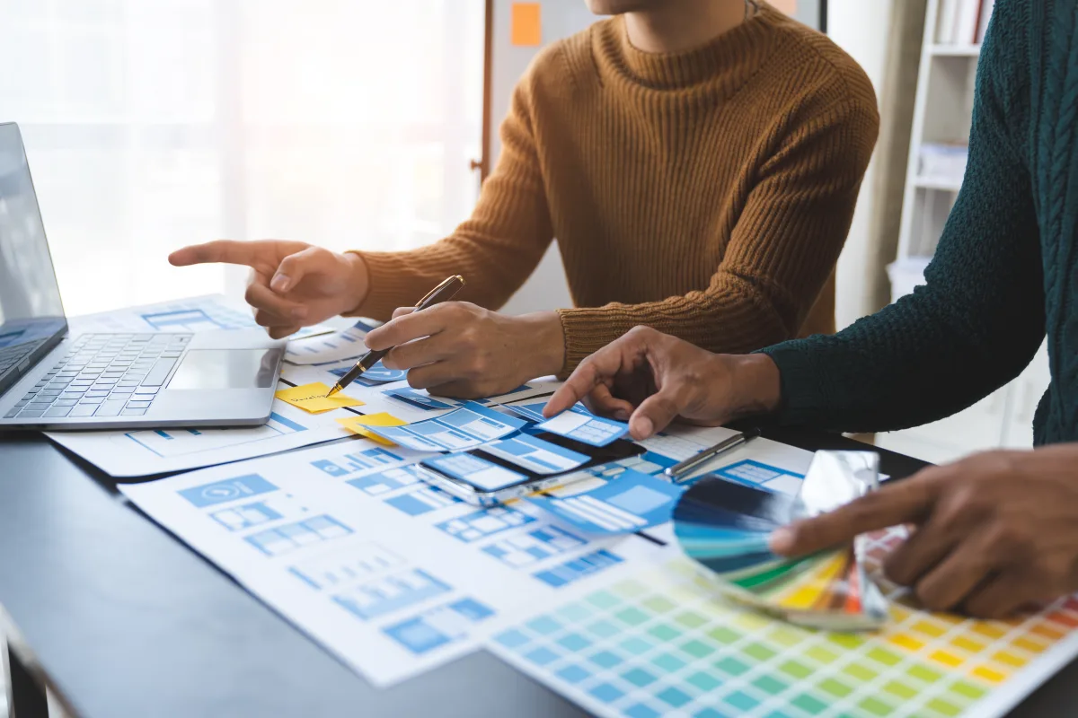 Conversational AI content strategy showing natural language processing and voice search optimization